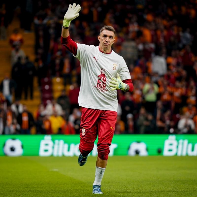 Fernando Muslera, Sper Lig ve Galatasaray tarihine geti