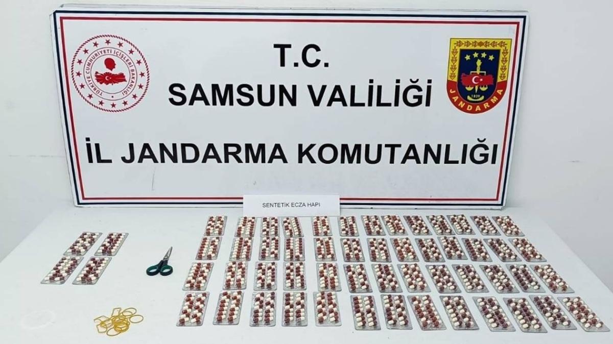 Samsun'da uyuturucu operasyonu; 4 bin 555 sentetik ecza hap ele geirildi