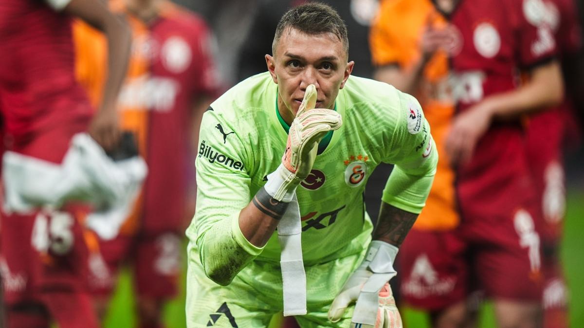 Muslera%E2%80%99dan+Galatasaray%E2%80%99a+a%C3%A7%C4%B1k+kap%C4%B1%21;+%C3%87arp%C4%B1c%C4%B1+Felipe+Melo+detay%C4%B1