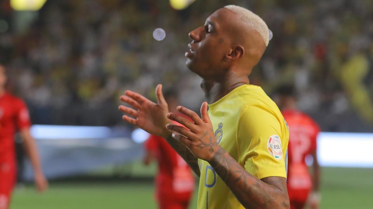 Talisca'dan gece yars fla paylam: Daha byk olacak