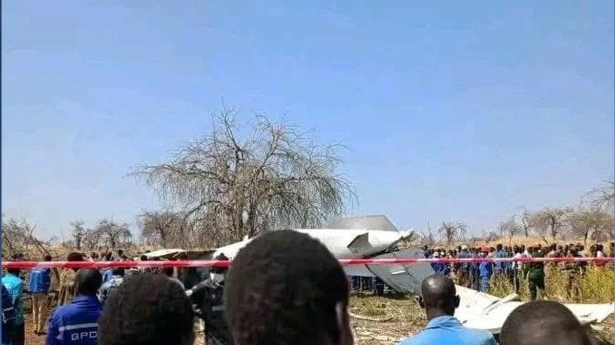 Gney Sudan'da uak kazas: 20 can kayb