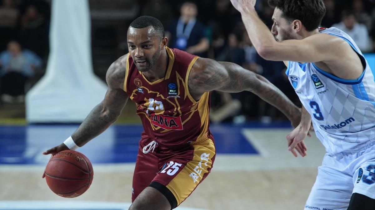 Trk Telekom, Umana Reyer'i devirdi