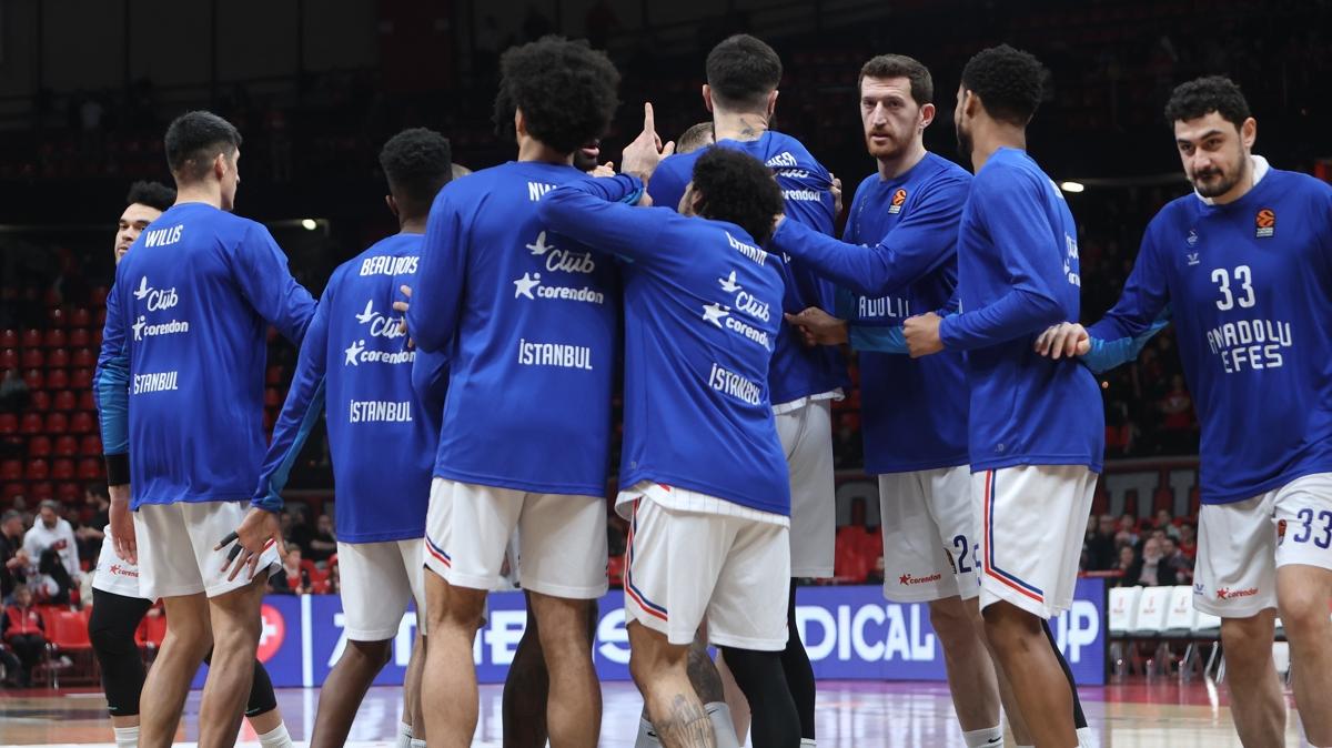 Fenerbahe galip, Anadolu Efes malup