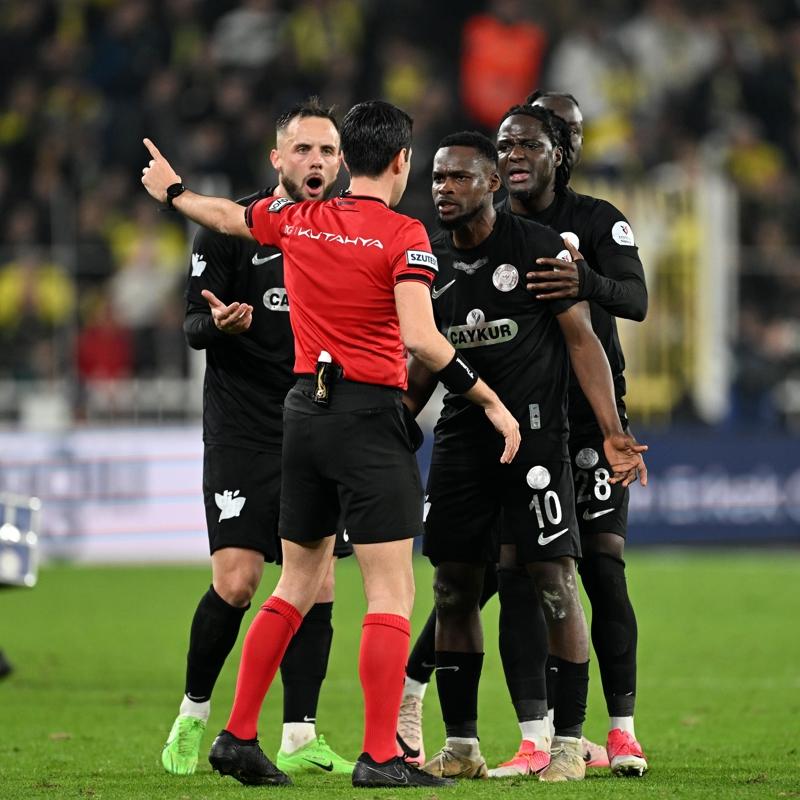 Rizespor'dan hakem tepkisi! 'Tiyatro izledik'