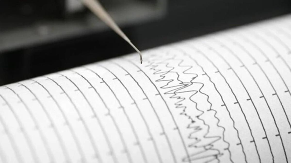 adanada deprem 39 b�y�kl�kte deprem meydana geldi foto�raflar� resimleri