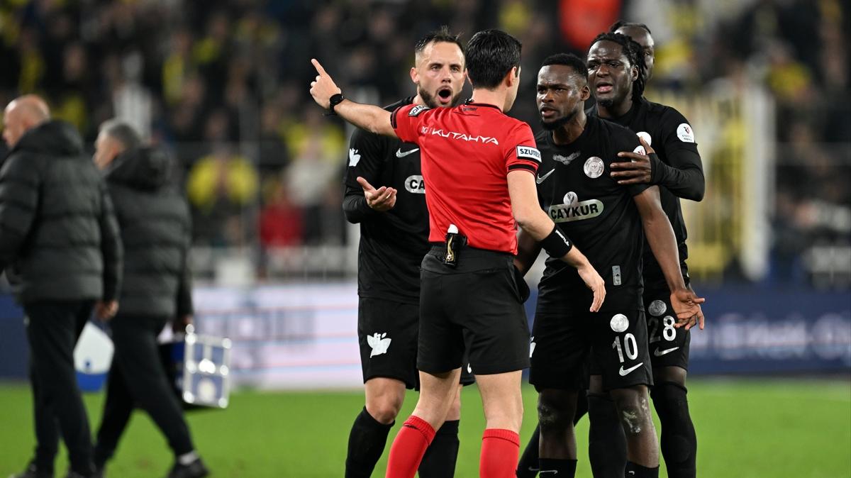 Rizespor'dan hakem tepkisi! "Tiyatro izledik"