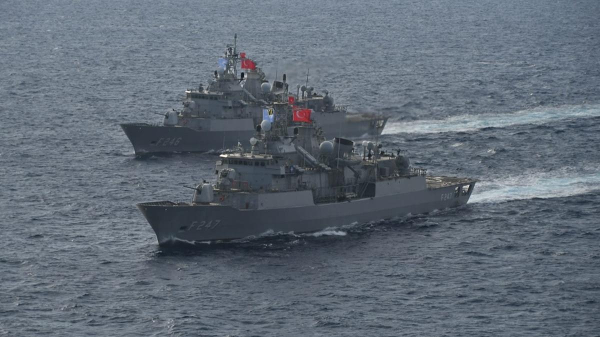 TCG Kemalreis ve TCG Salihreis frkateynlerinden Dou Akdeniz'de eitim