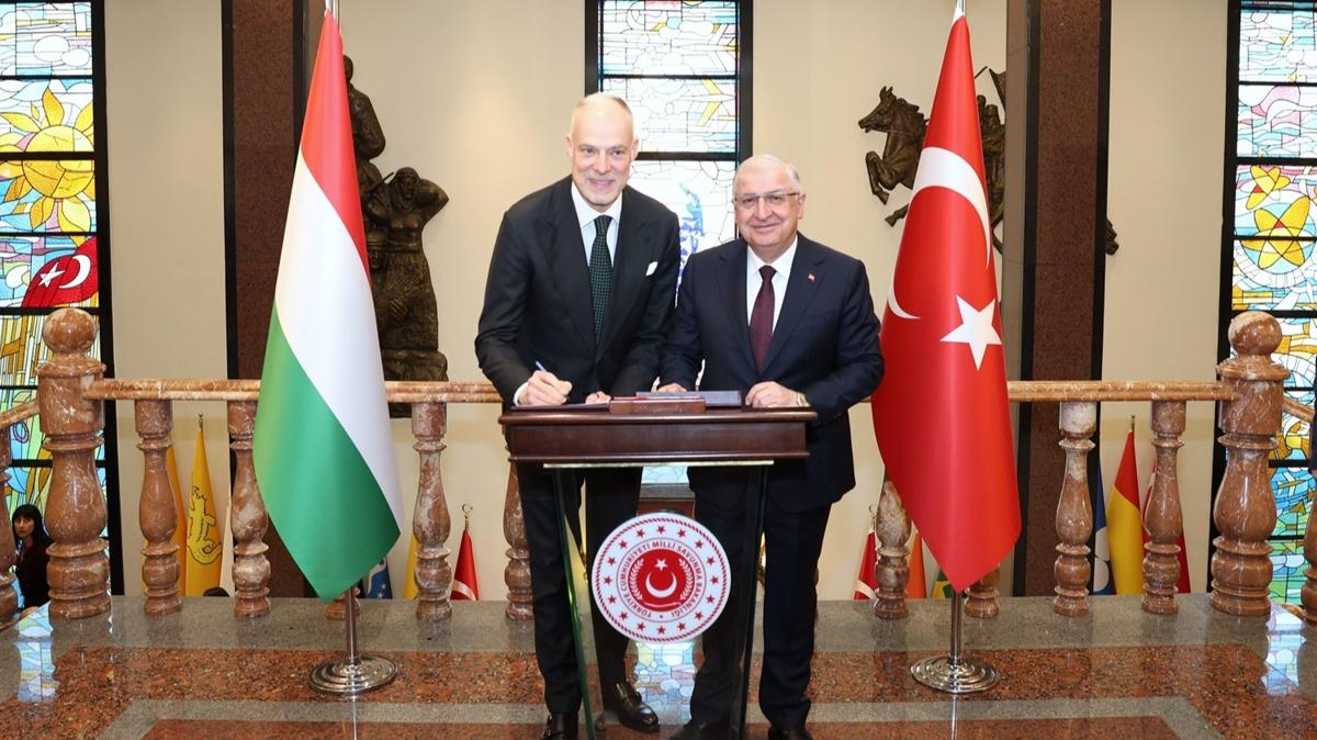 Bakan Gler Macaristanl mevkida ile grt