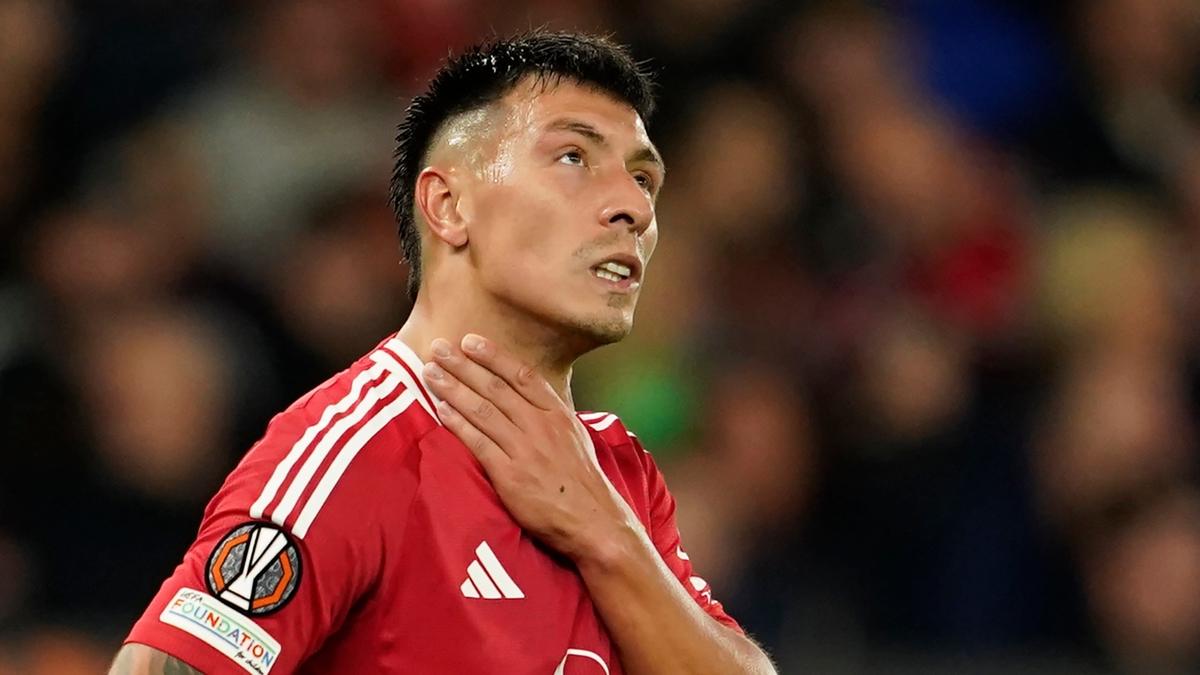 Lisandro Martinez sezonu kapatt