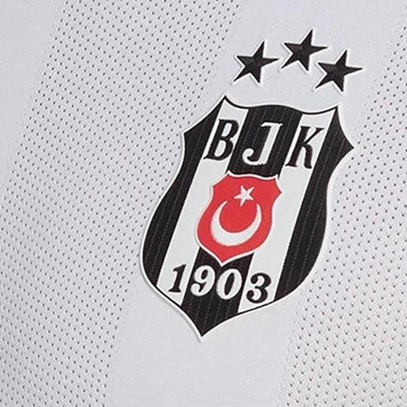 Adana Demirspor'un sahadan �ekilmesinin ard�ndan Be�ikta�'tan da payla��m geldi