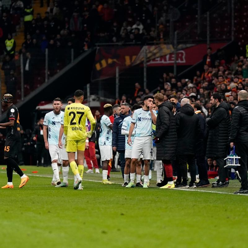 Avrupa, Galatasaray- Adana Demirspor ma��n� konu�uyor! 'Skandal'
