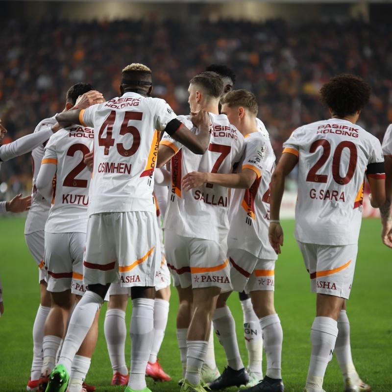Galatasaray'da d�rt oyuncunun cezas� bitti