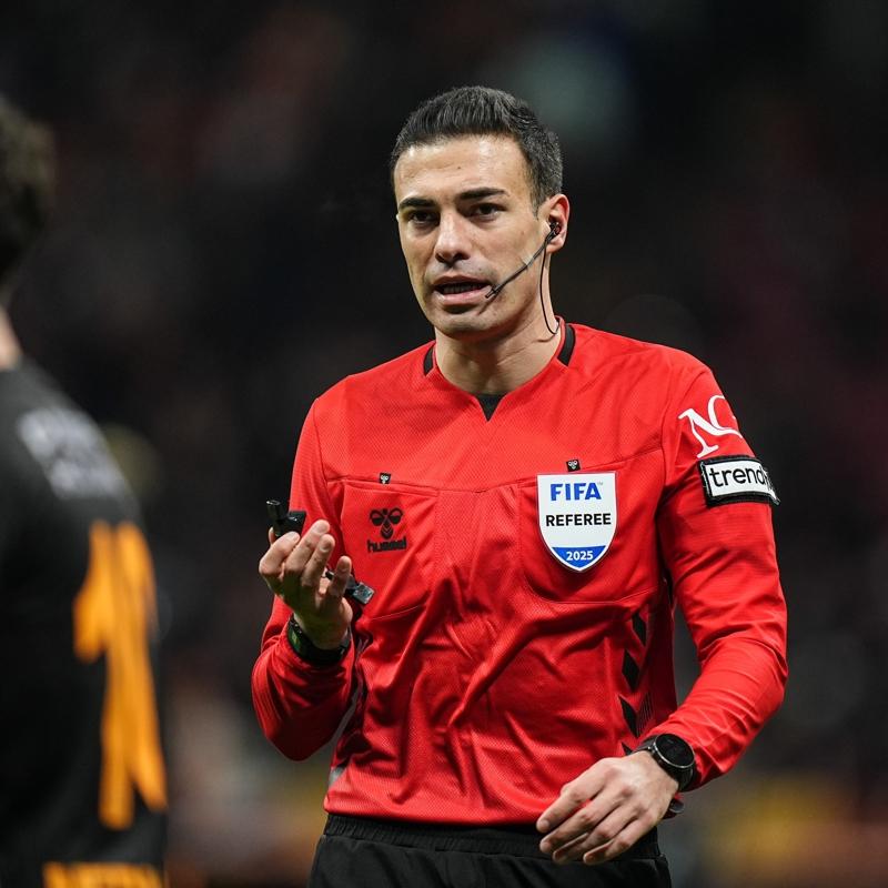 O�uzhan �ak�r'�n hakemlik kariyeri bitti mi? G�ndem olan iddia