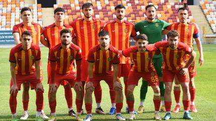Yeni Malatyaspor'da �nlenemez d���� s�r�yor