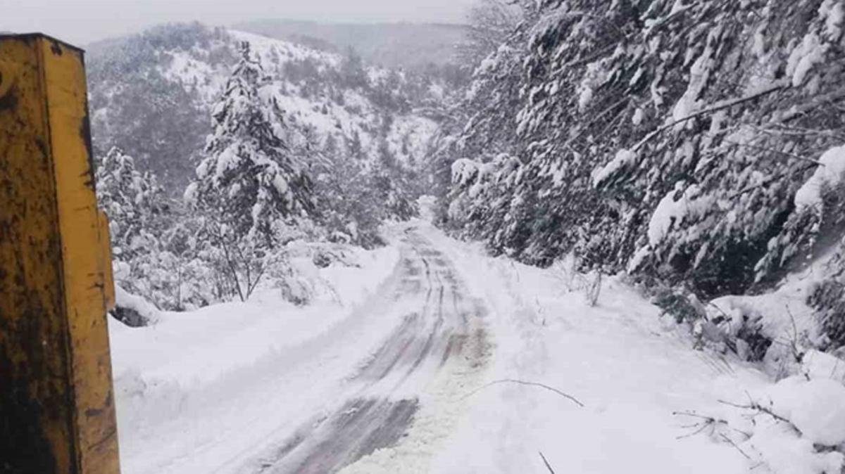 Sinop'ta karla mcadele: 30 ky yolu ulama kapal