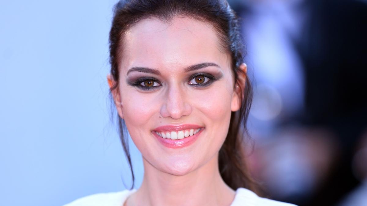 Fahriye Evcen'den mjde mi geliyor" Ei Burak zivit'le grntlenince...