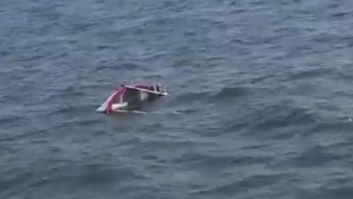 Dzensiz gmenleri tayan tekne alabora oldu