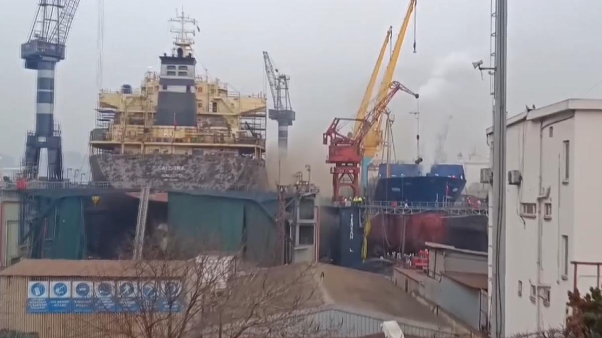 Tuzla Tersanesi'nde gemi yangn