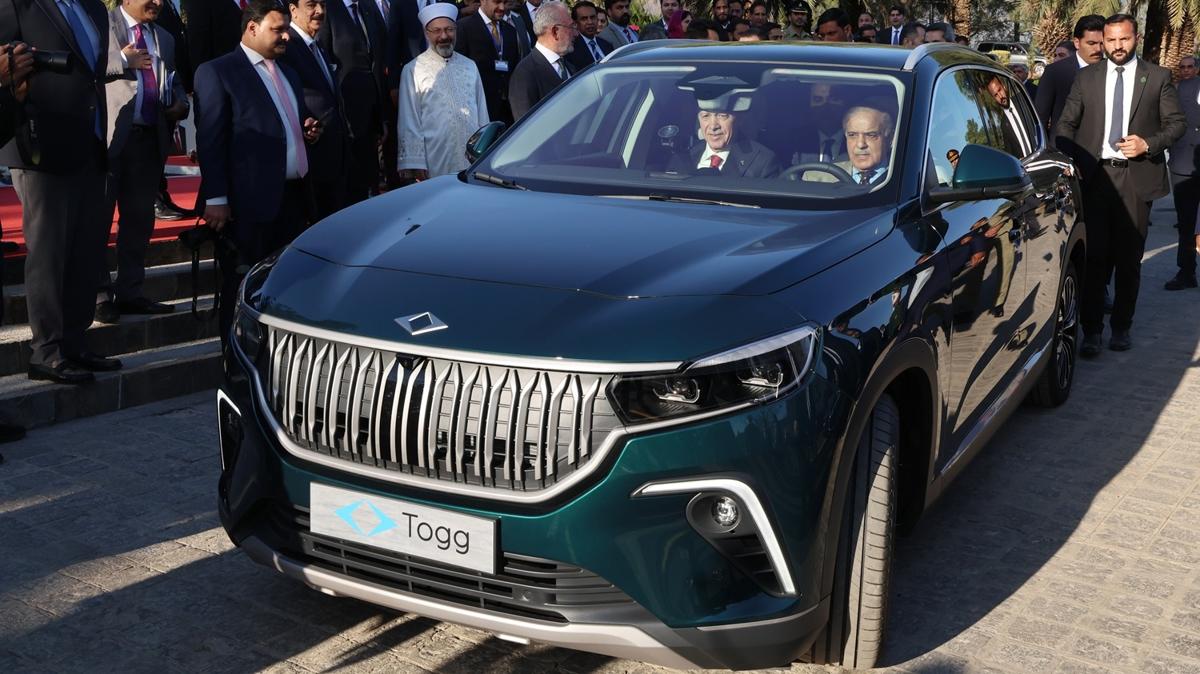 Bakan Erdoan'dan Pakistan Babakanna Togg hediyesi