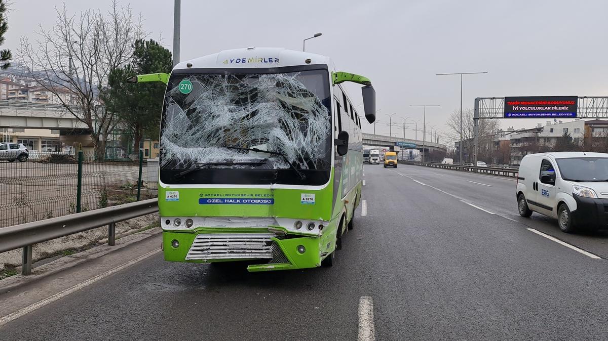 Kocaeli'de ofrn fenalamasyla otobs kaza yapt