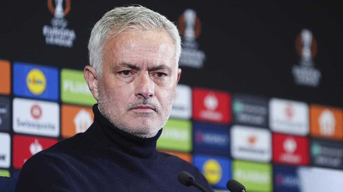 Jose Mourinho'dan dikkat eken paylam