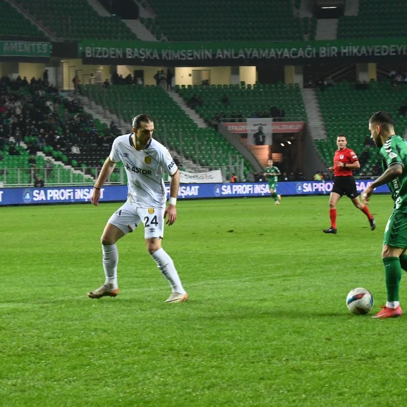 4 goll� ma�ta Sakaryaspor ile Ankarag�c� yeni�emedi
