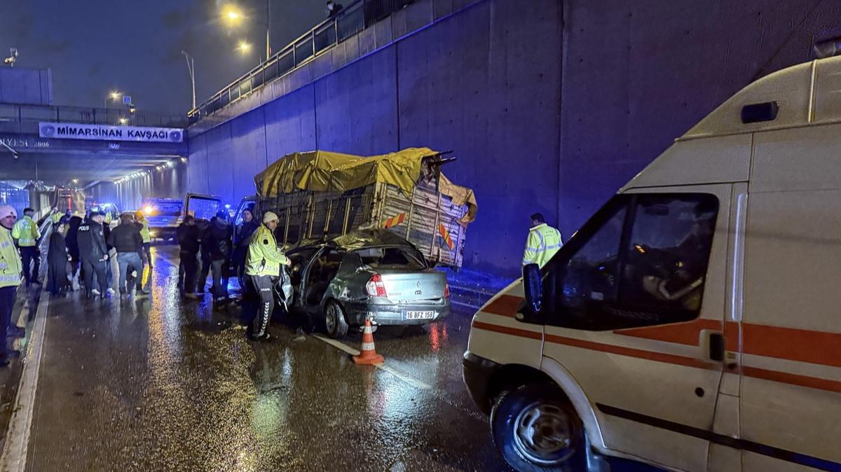 Bursa'da zincirleme trafik kazas: l ve yarallar var