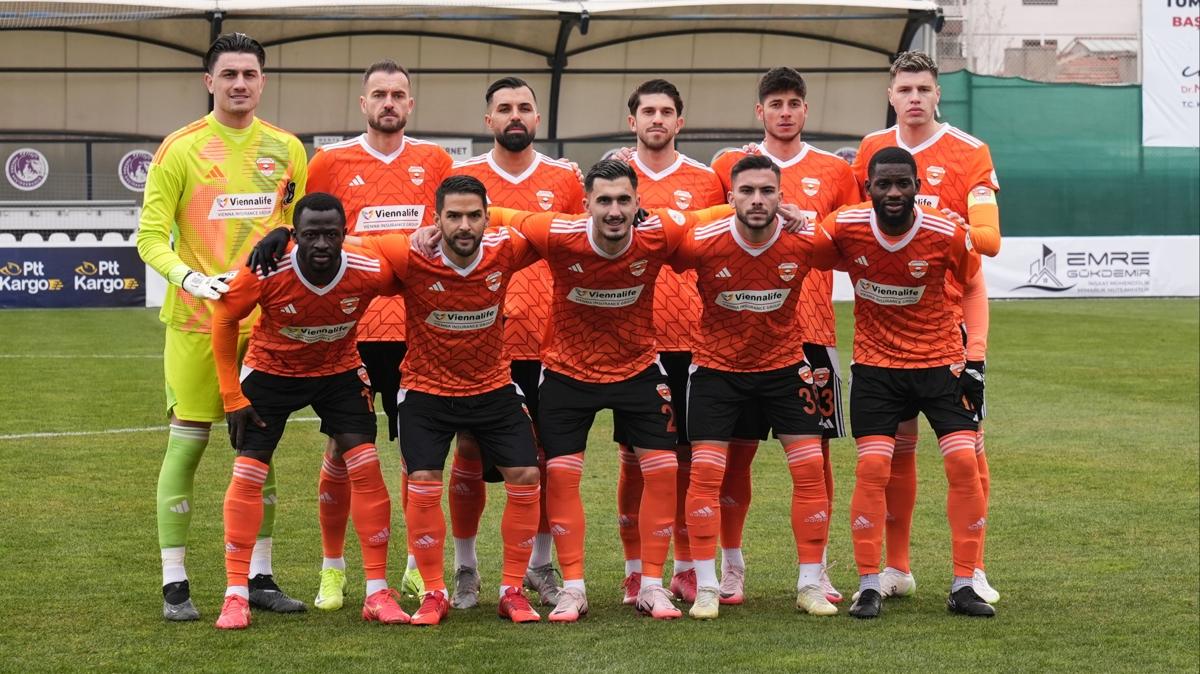 Adanaspor'da futbolculara uyar! "nanmayan valizini alp gitsin"