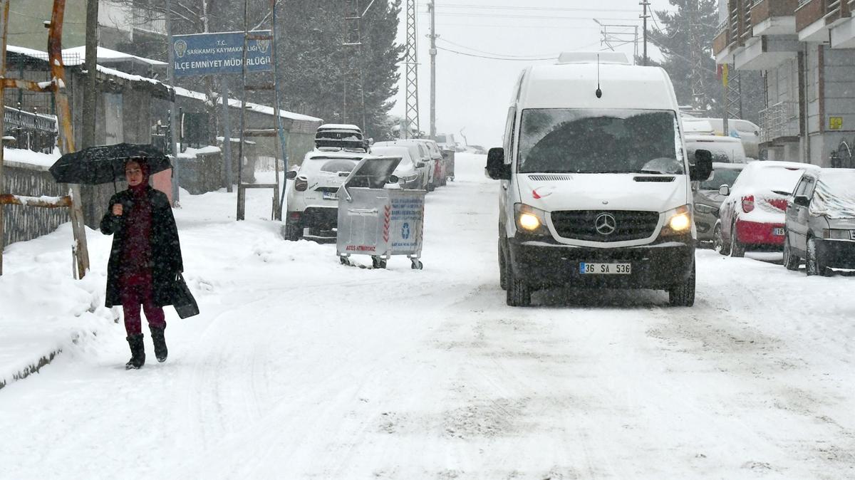 Meteoroloji kuvvetli kar yana kar uyard