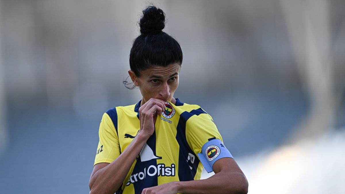 Yamur Uraz: Fenerbahe formasyla ampiyonluk yaamak istiyorum