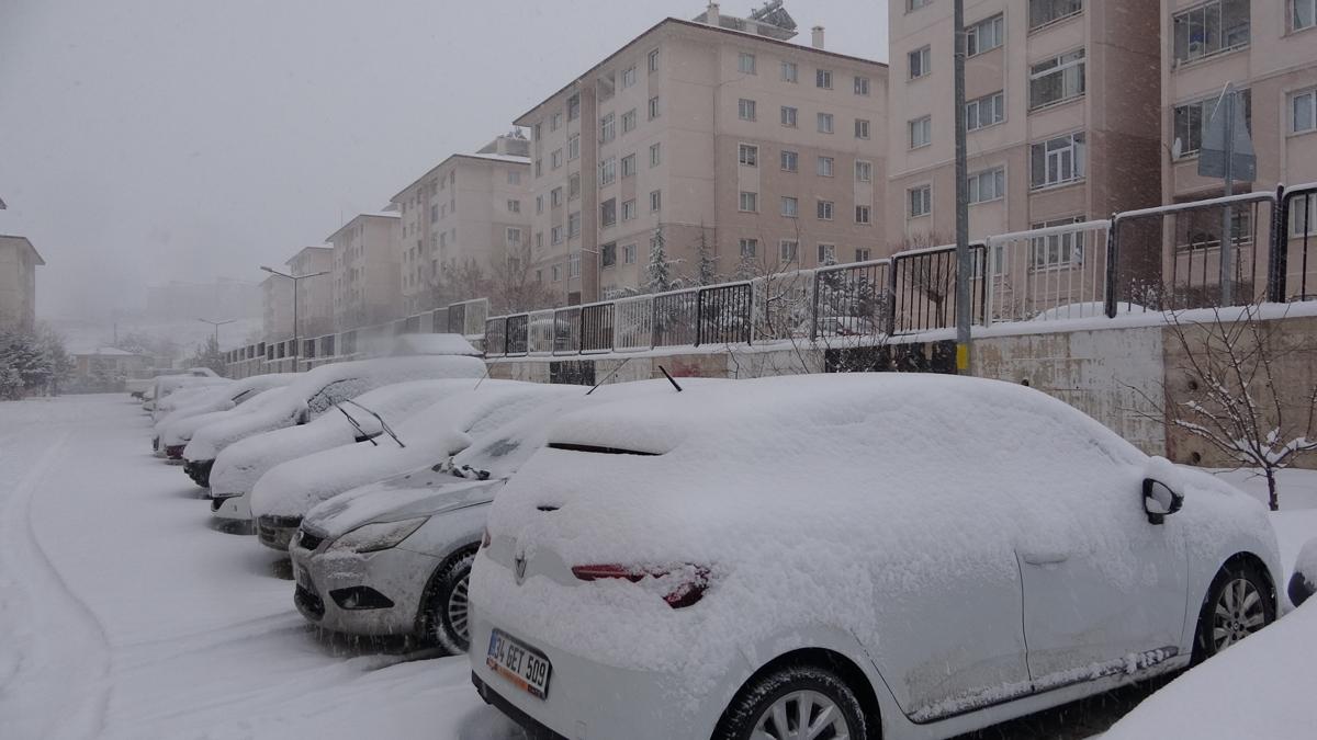 Youn kar hayat fel etti... Uular iptal oldu, yollar kapand