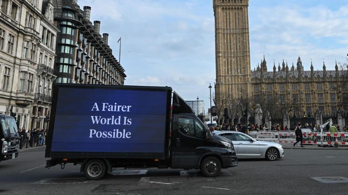 Londra'da "Daha Adil Bir Dnya Mmkn" paneli