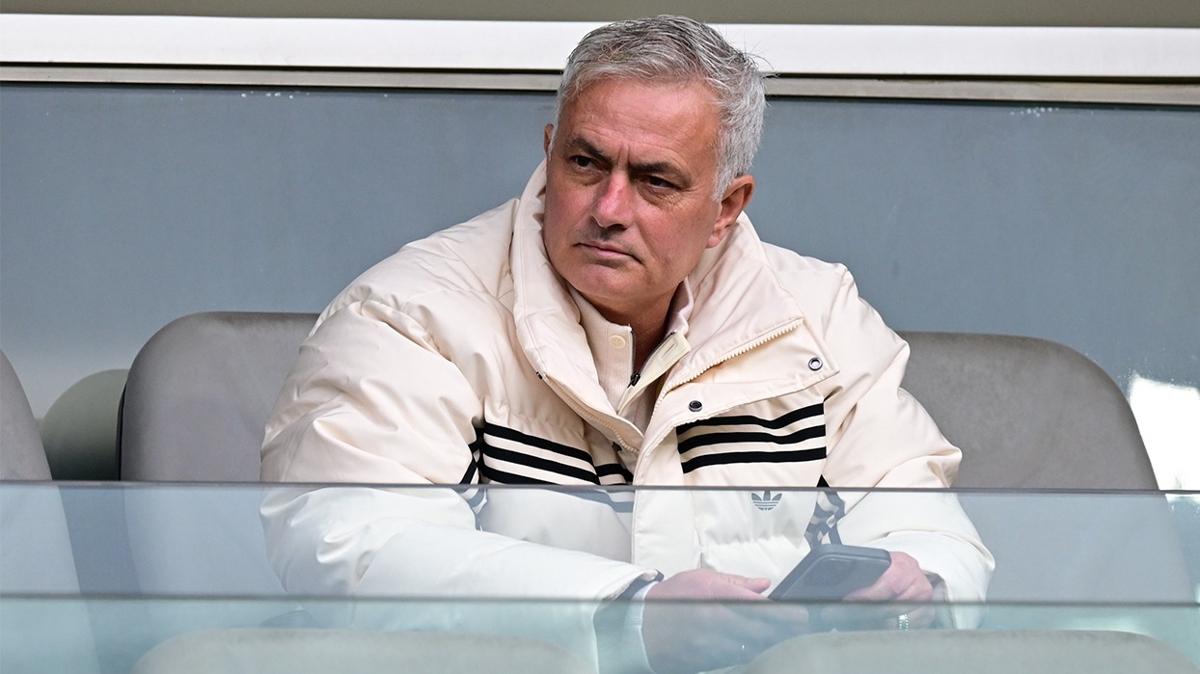 Jose Mourinho tezahratlar! Chelsea taraftarlar onu istiyor