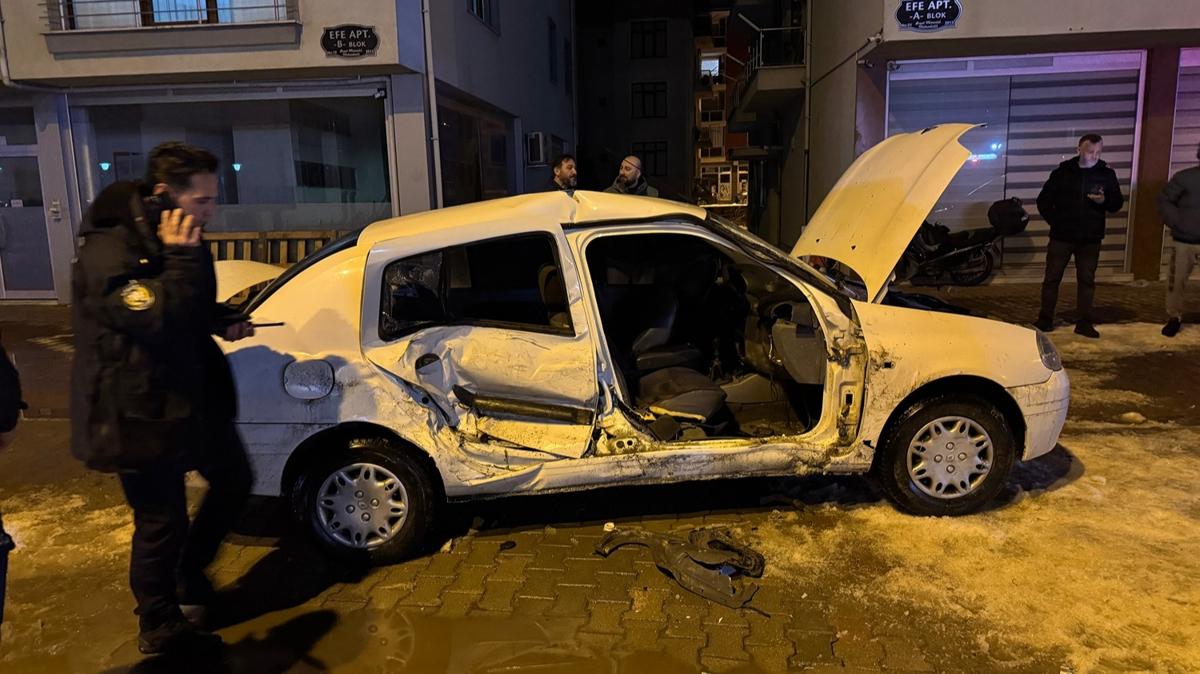 Bartn'da ambulans ile otomobil arpt: 7 yaral