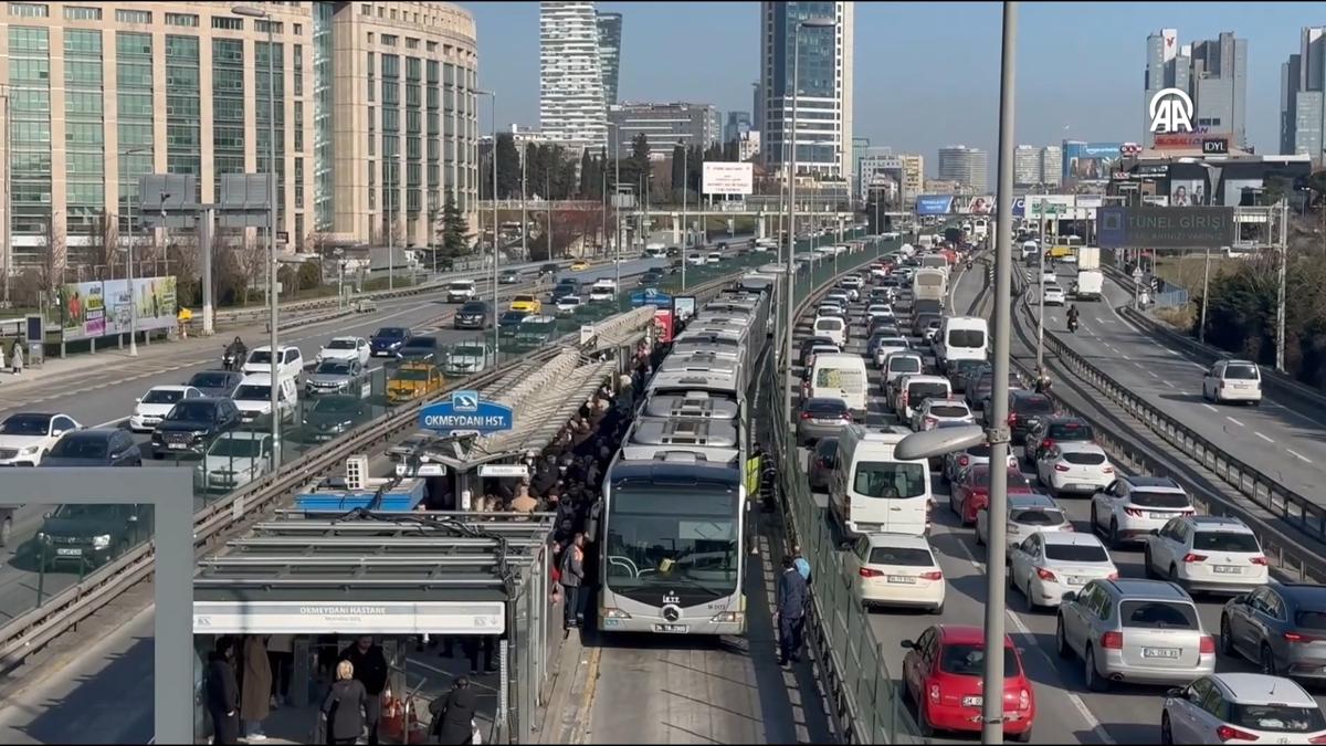 Yine metrobs arzas; vatandalar indirildi