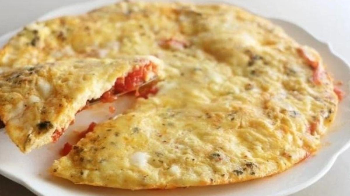 ocuklar sofraya ikna eden tarif! Domatesli omlet tarifi: Altl stl piiyor