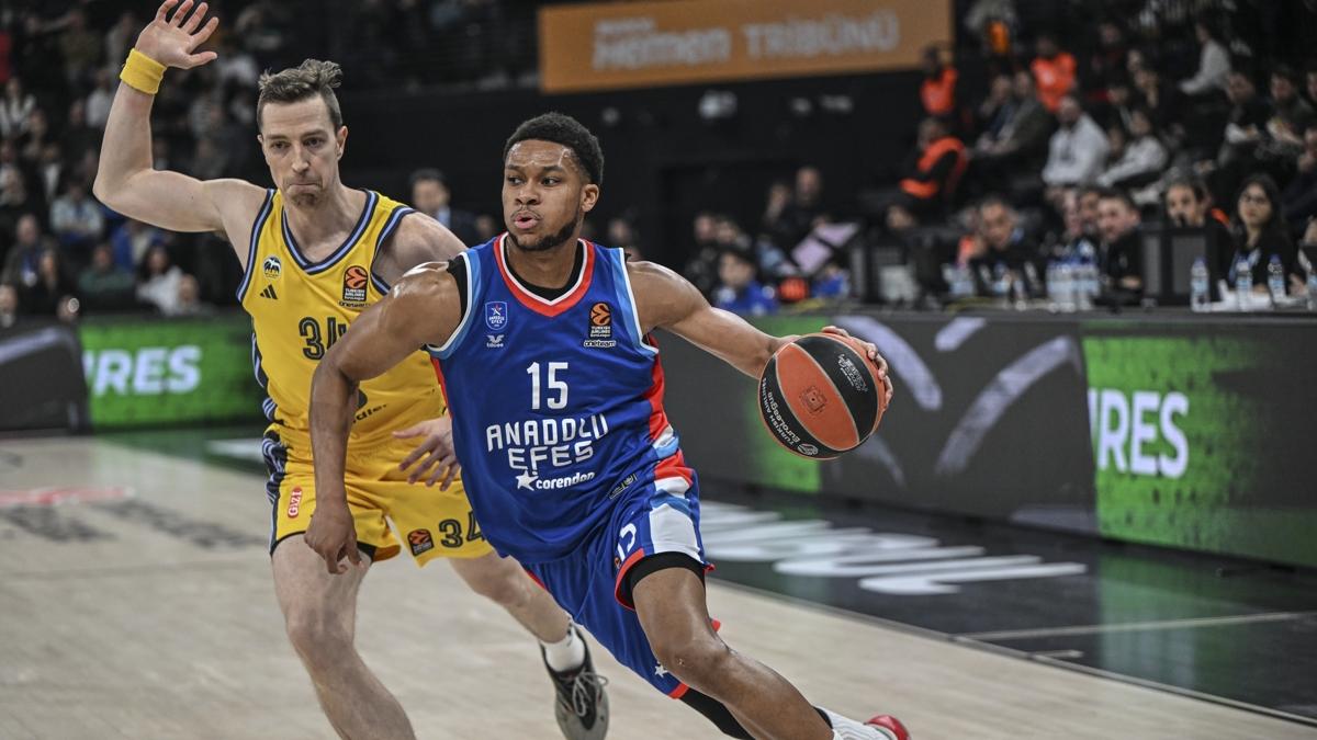 Anadolu Efes ov yapt! ALBA Berlin'i farkl geti