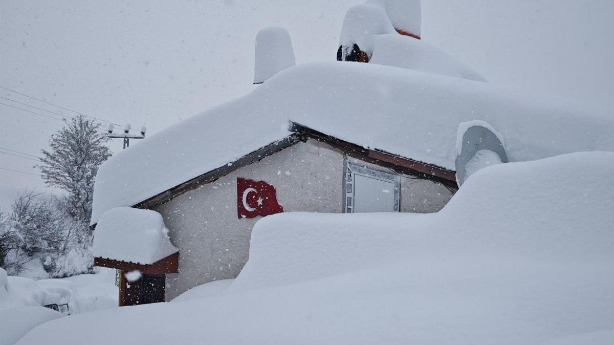 Artvin'de youn kar ya; son 28 yln en yksek rakam grld