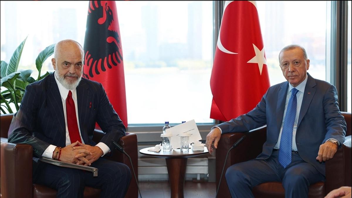 Bakan Erdoan, Arnavutluk Babakan Rama ile telefonda grt