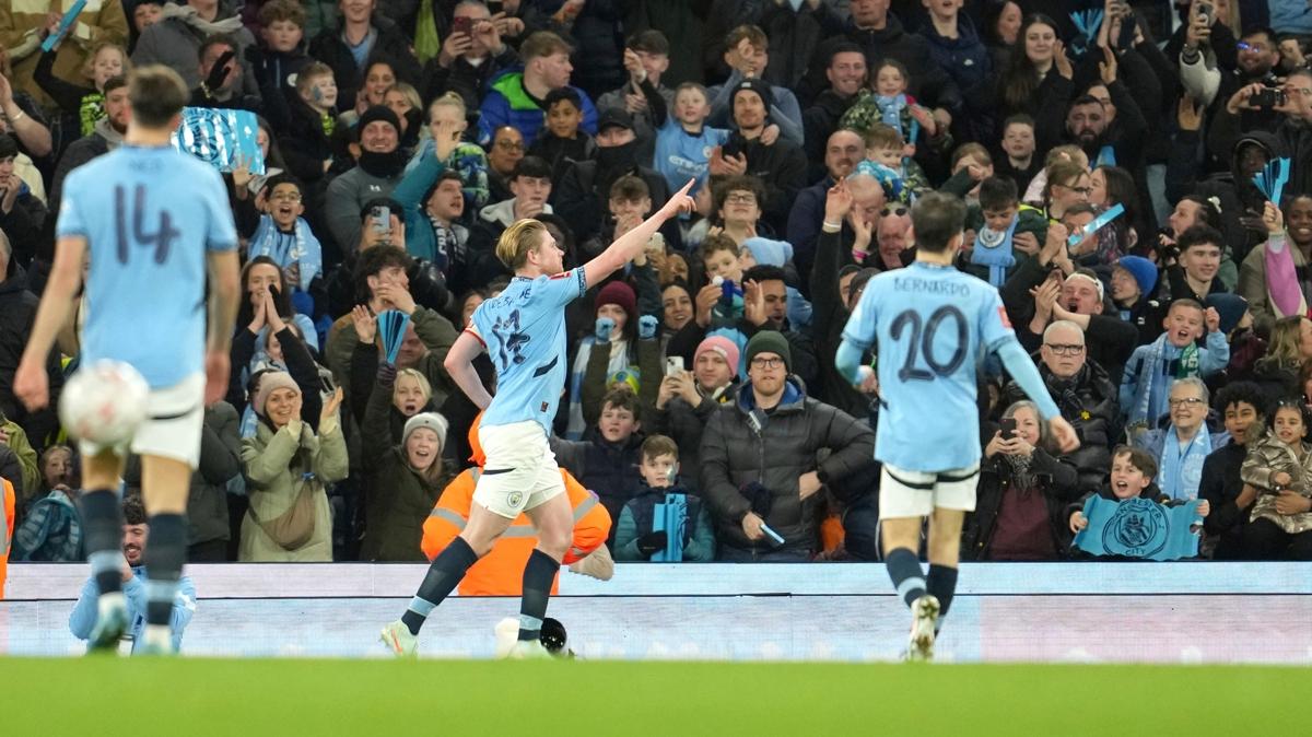 Manchester City, FA Cup'ta 3 golle turlad