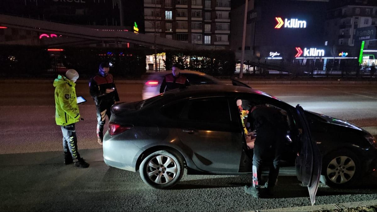 Dur ihtarna uymayan ahslar polis kovalamacasnda yakaland