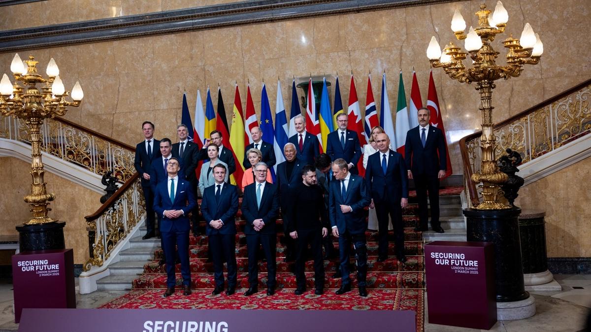 Ukrayna konulu liderler zirvesi balad