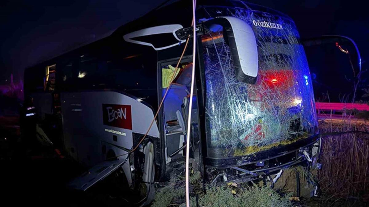 Gelibolu'da korkun kaza! Otobs yoldan kt