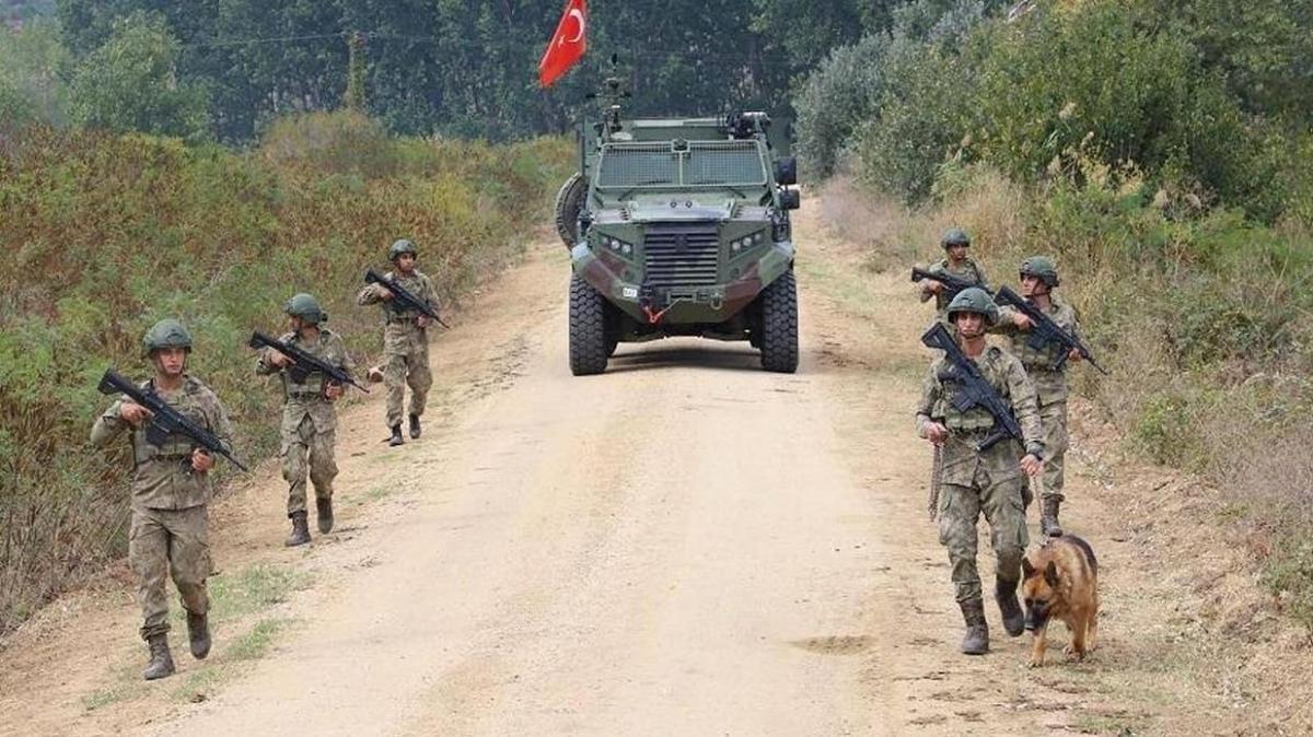 Yunanistan'a kamaya alan terrist gzaltnda