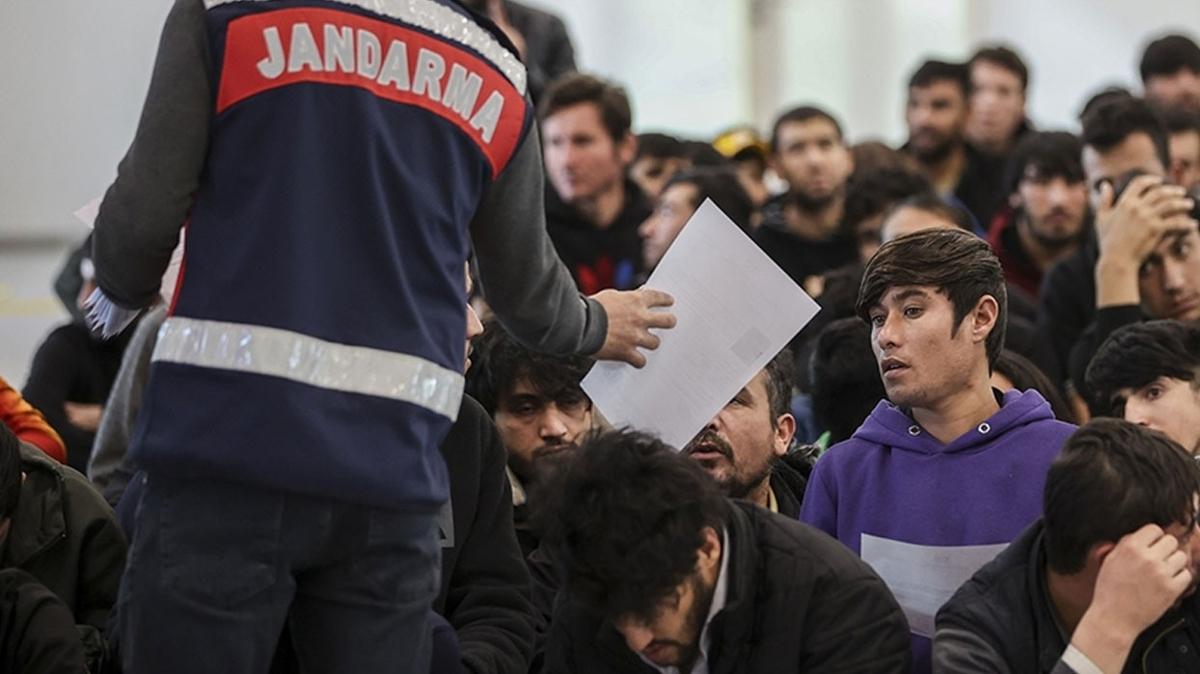 Dzensiz gmenleri jandarma ekipleri yakalad