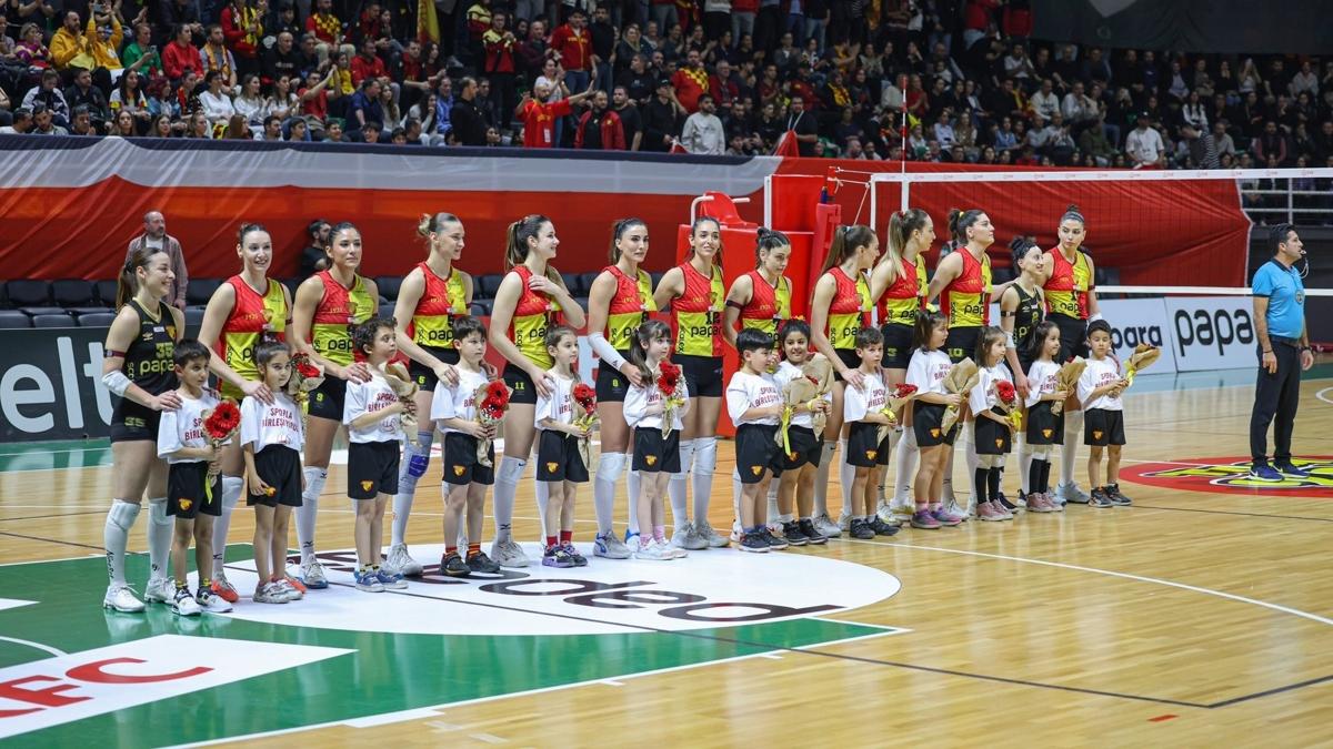 Gztepe Voleybol, yar finale galibiyetle balad