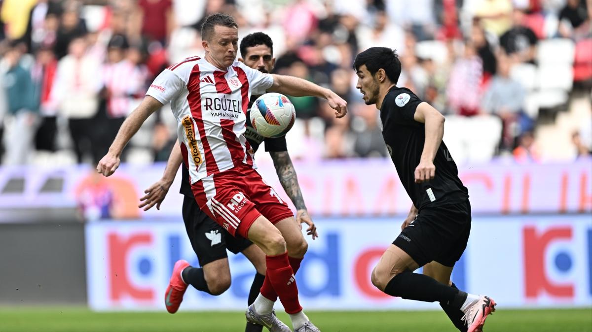 Antalyaspor'dan geri dn! Son anlarda 3 puan geldi