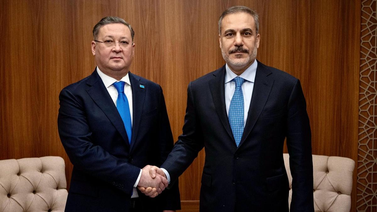 Bakan Fidan'dan diplomasi trafii! Cidde'de kritik temaslar