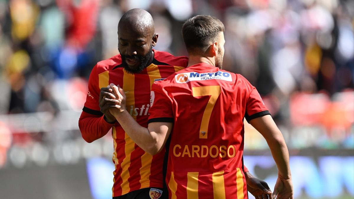Kayserispor, Baakehir'i 3 golle ykt