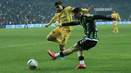 Kocaelispor-Ankarag�c� ma��nda puanlar payla��ld�
